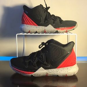 Kyrie 5 university red 🚫Cheapest price out there